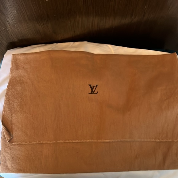 Louis Vuitton vintage Orsay clutch w/ removable strap and dust bag (peeling) - Picture 13 of 13